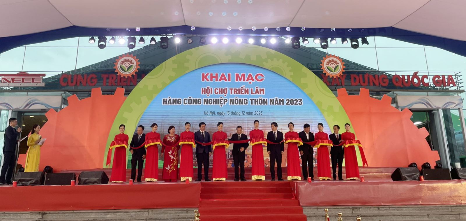 MINH TRUNG GROUP – Cháo sen bát bảo Minh Trung tham dự Hội chợ triển lãm hàng công nghiệp nông thôn 2023 của Bộ công thương tổ chức.