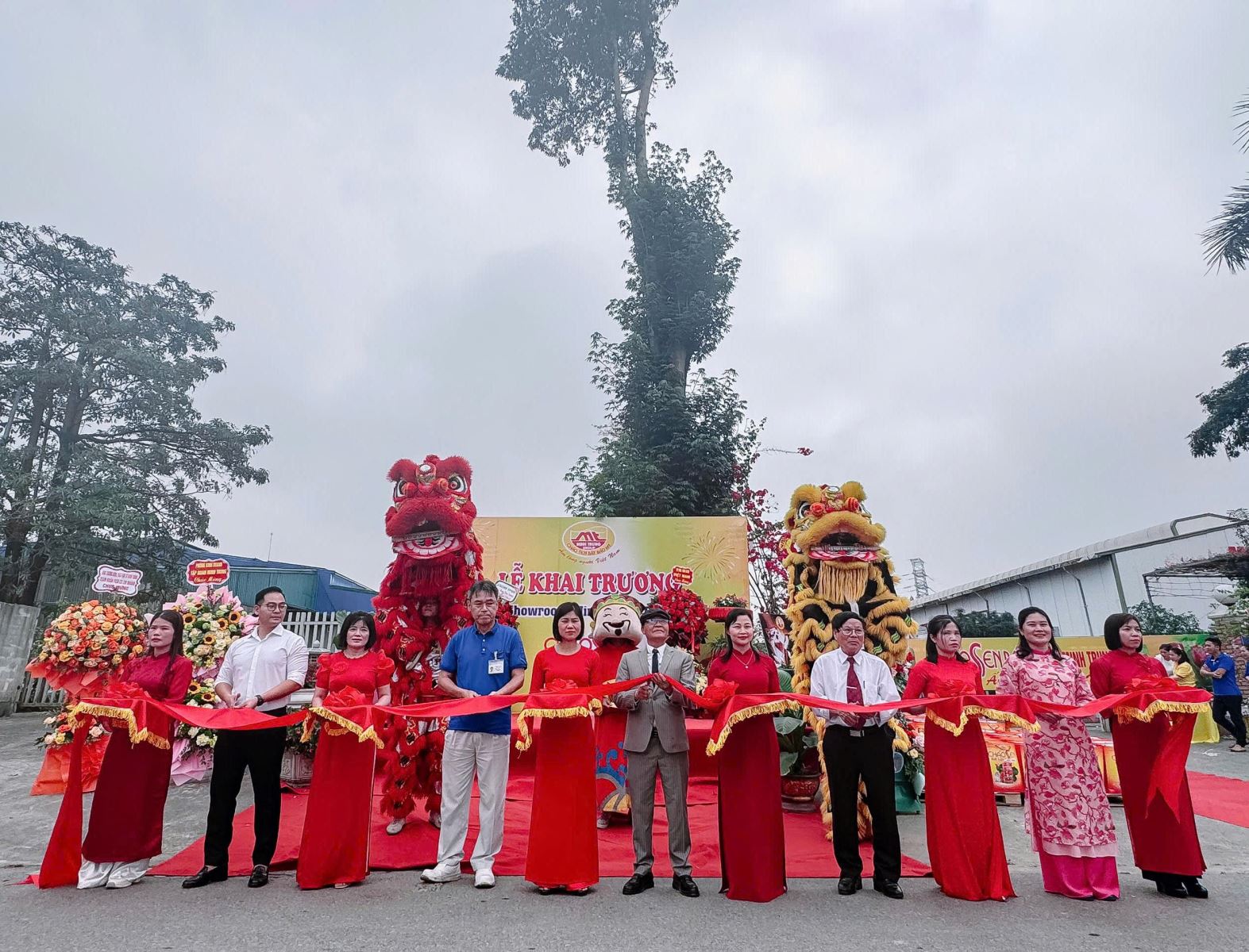 KHAI TRƯƠNG ĐỒNG LOẠT 2 SHOWROOM MINH TRUNG FOOD HỒNG SƠN – LƯƠNG SƠN: DẤU MỐC MỞ RỘNG HỆ THỐNG PHÂN PHỐI TOÀN QUỐC